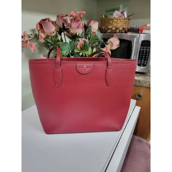 Kate Spade Cherry Red Zipper Tote Leather Excellent. Look!!👀 - Picture 2 of 9